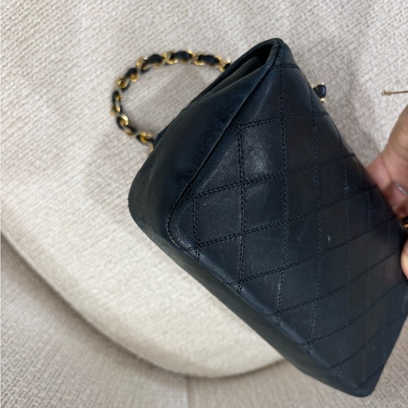 Authentic CHANEL black lambskin bicolor crossbody gold hardware - Picture 5 of 15